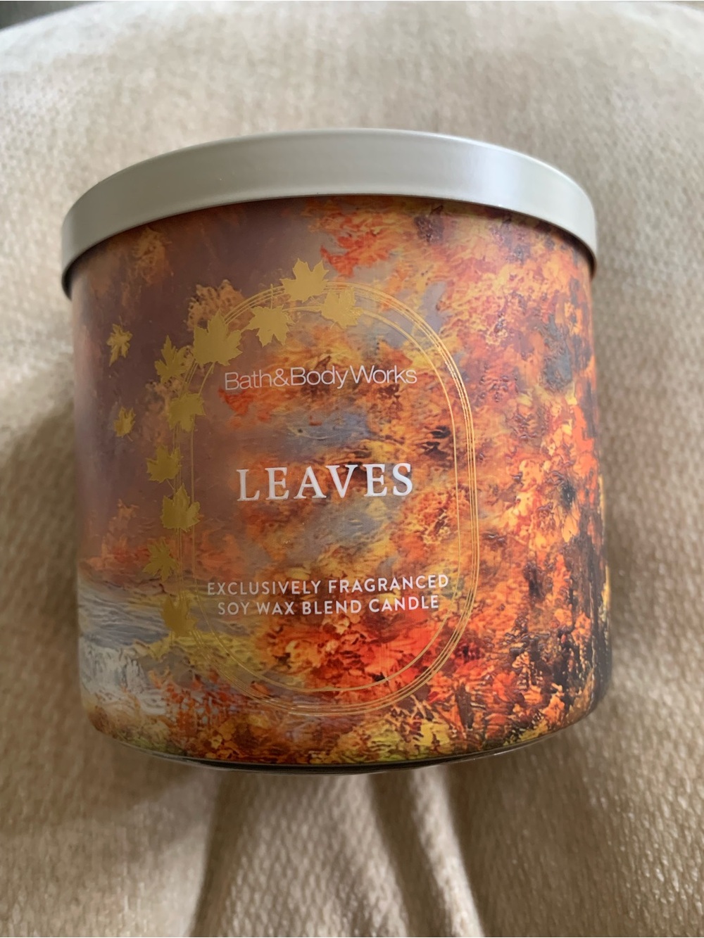 White Barn Leaves 14.5oz 3-Wick Scented Candle Apple Spice Warm Cozy Seasonal